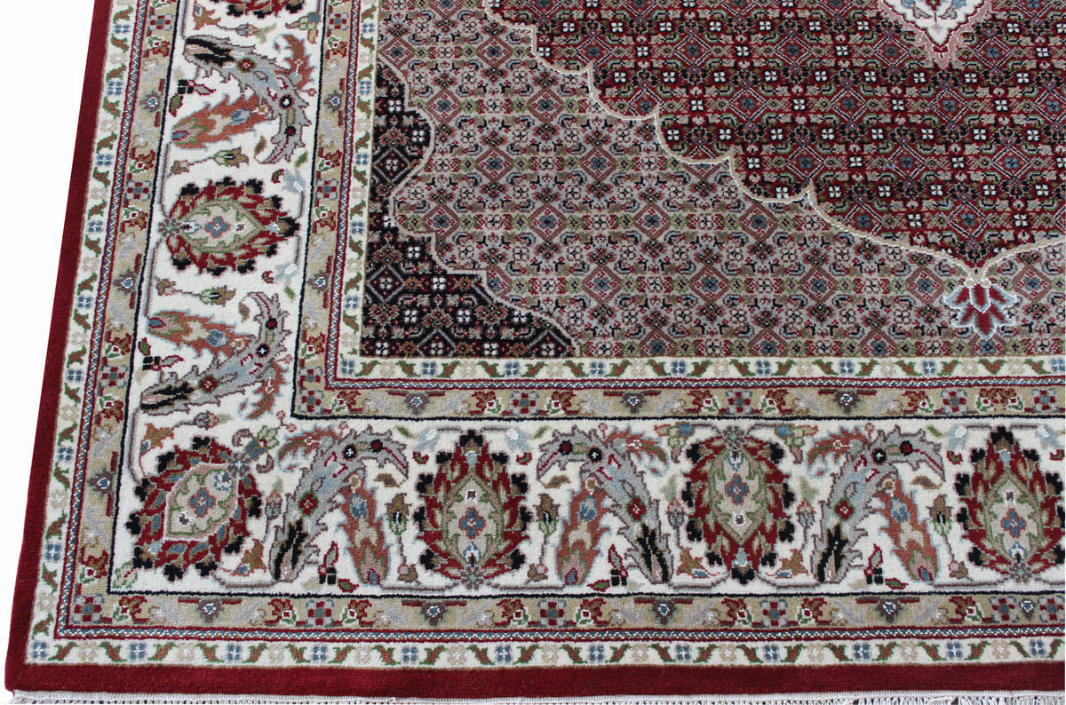 Handknotted Traditional