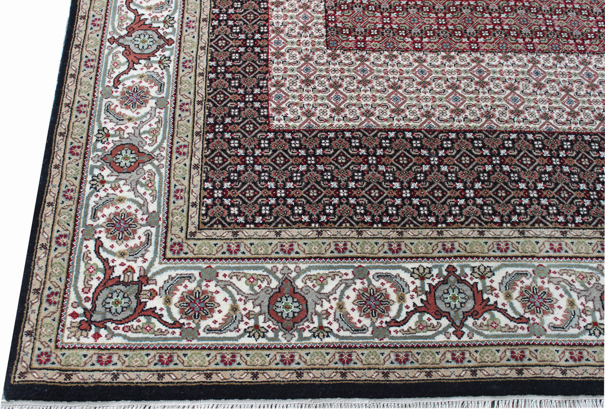 Handknotted Traditional