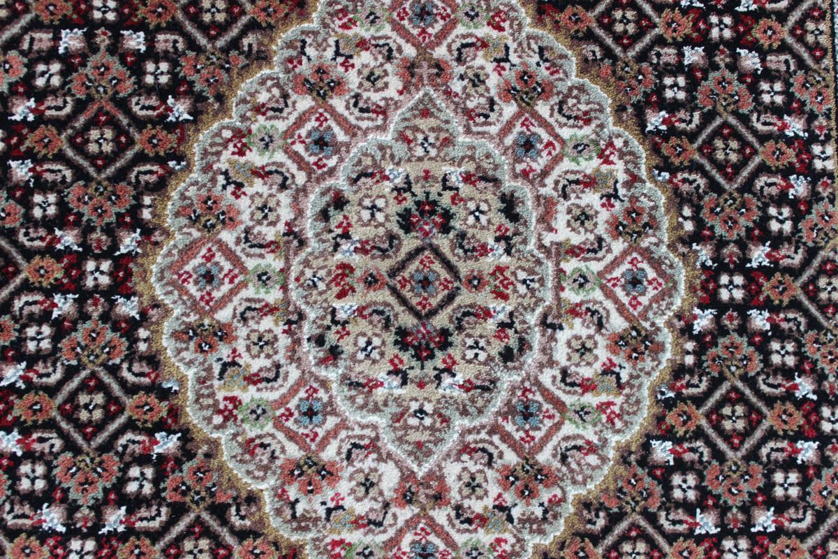 Handknotted Traditional