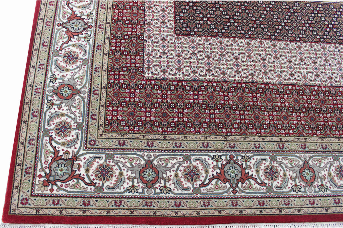 Handknotted Traditional