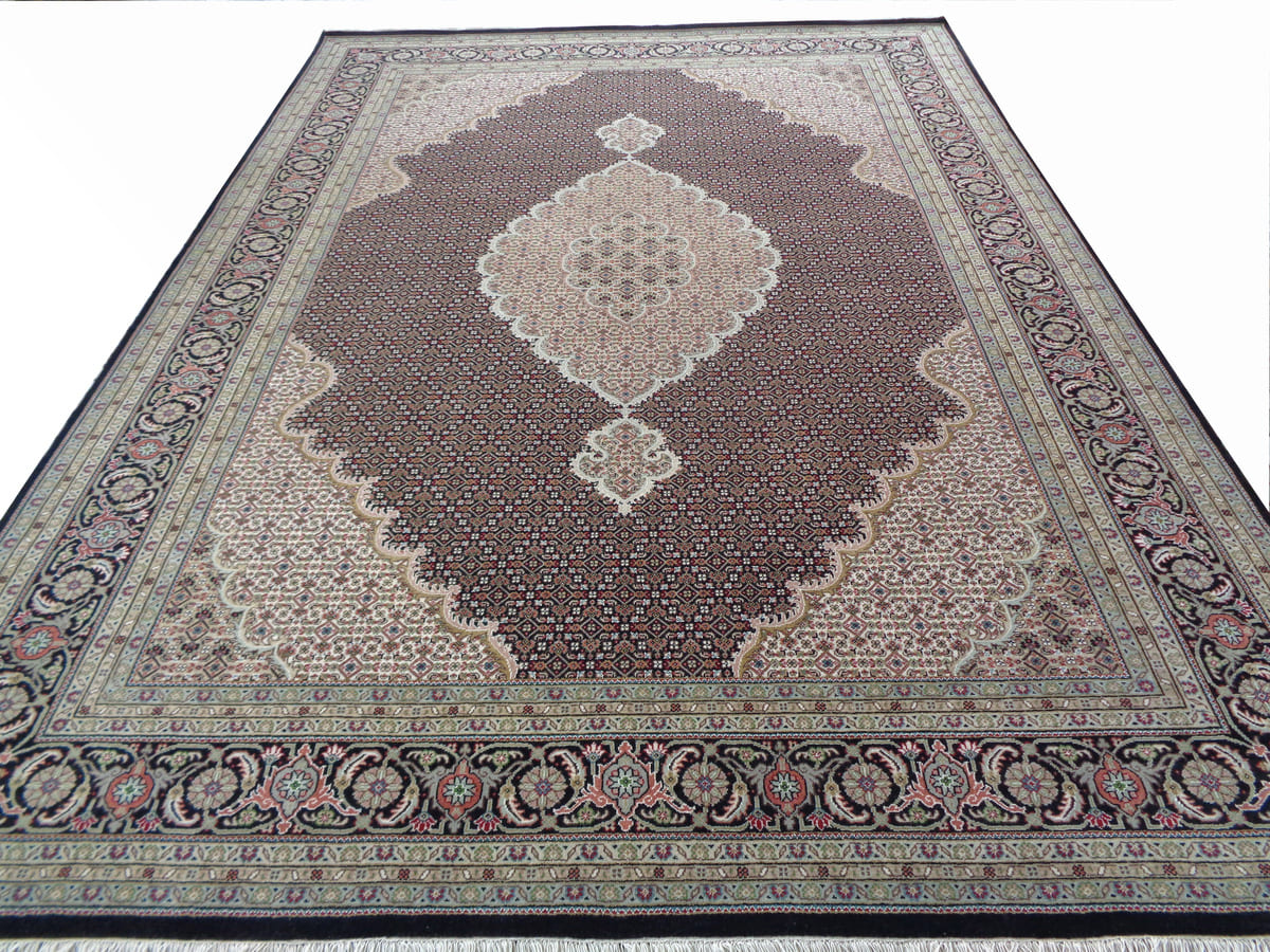 Handknotted Traditional