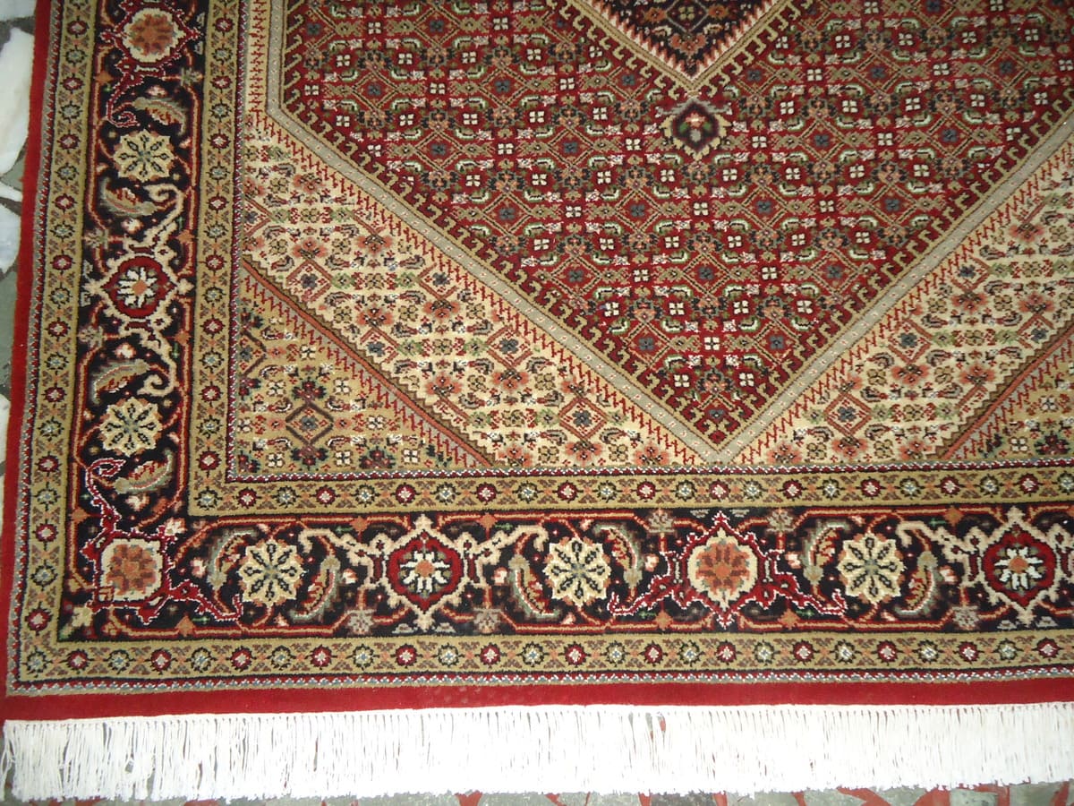Handknotted Traditional