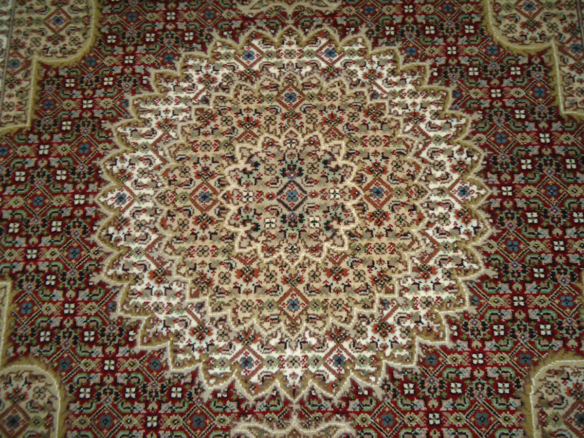Handknotted Traditional