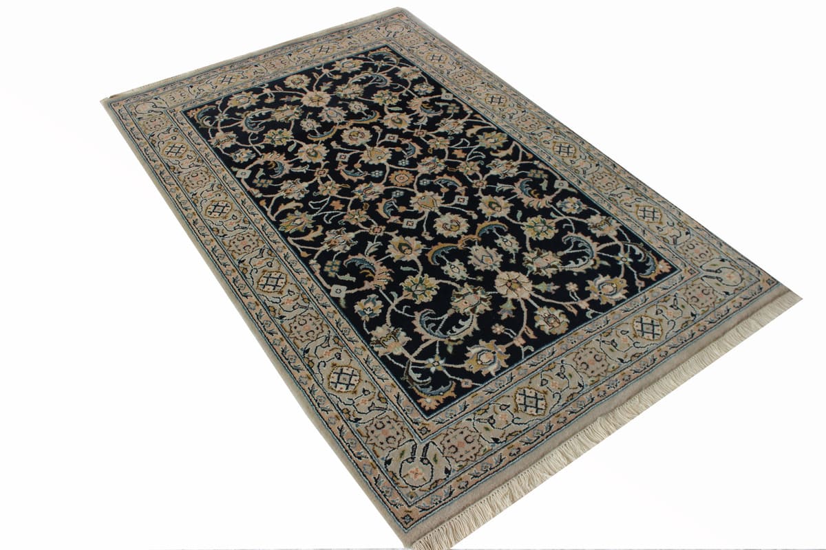 Handknotted Traditional