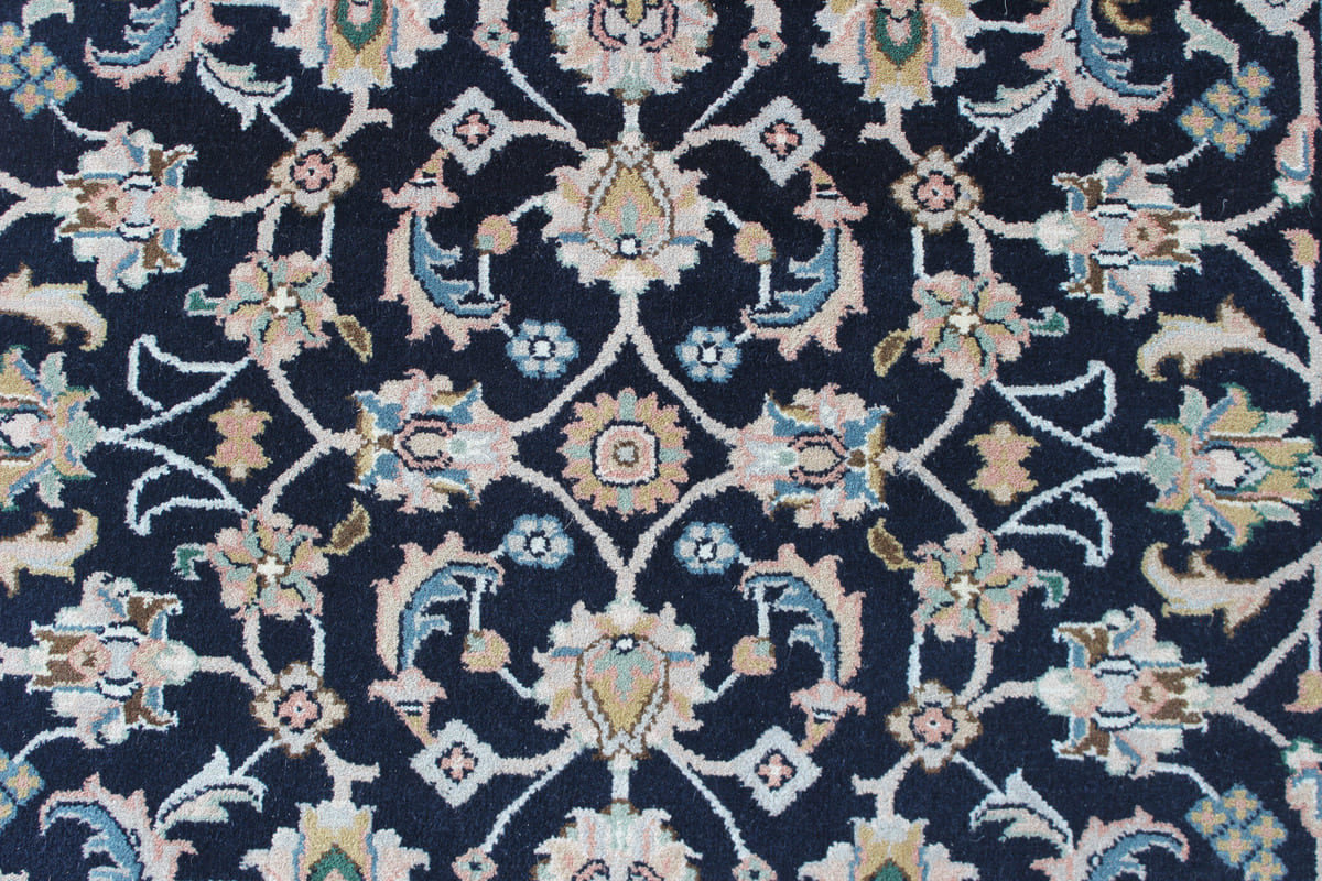 Handknotted Traditional