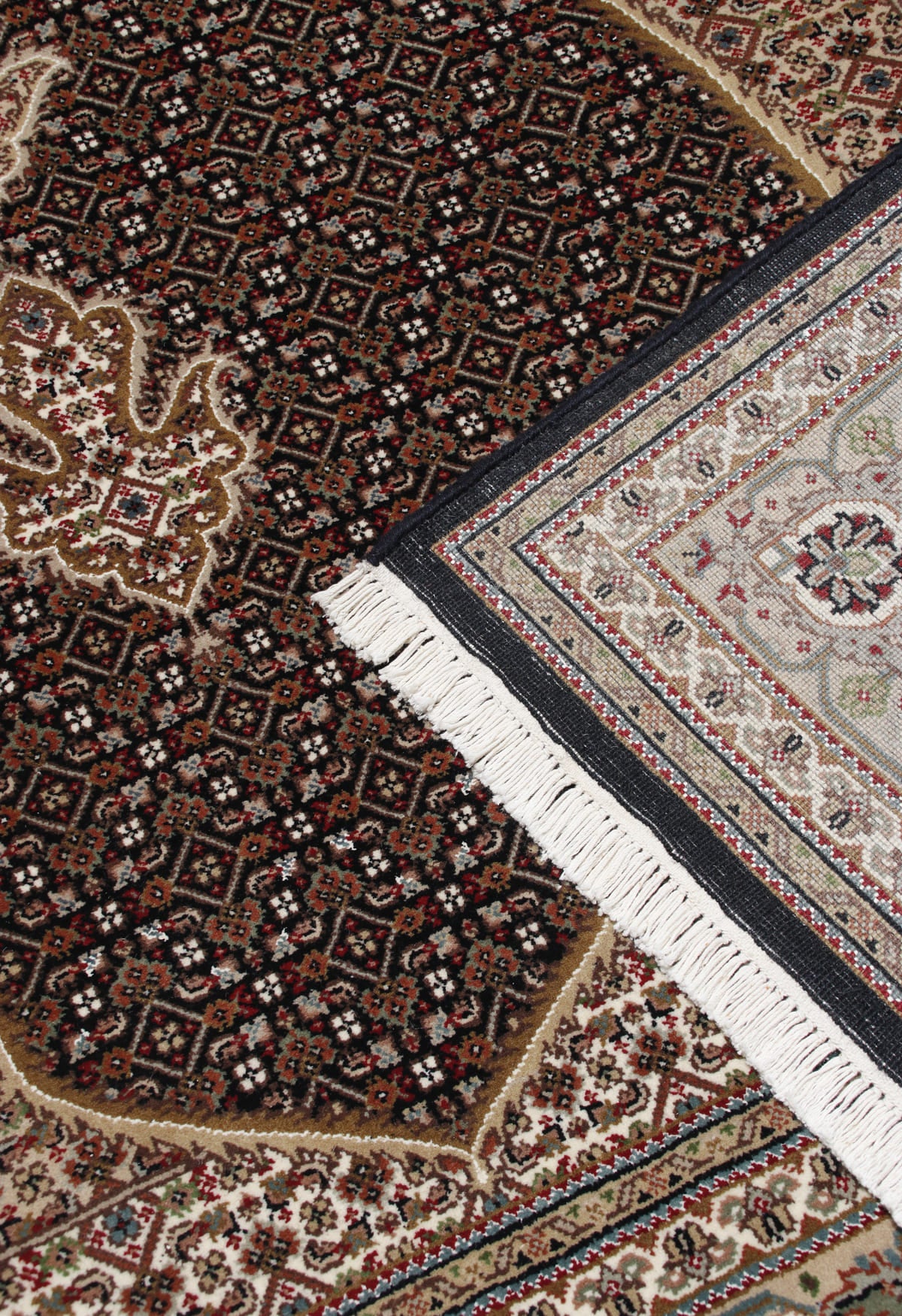 Handknotted Traditional