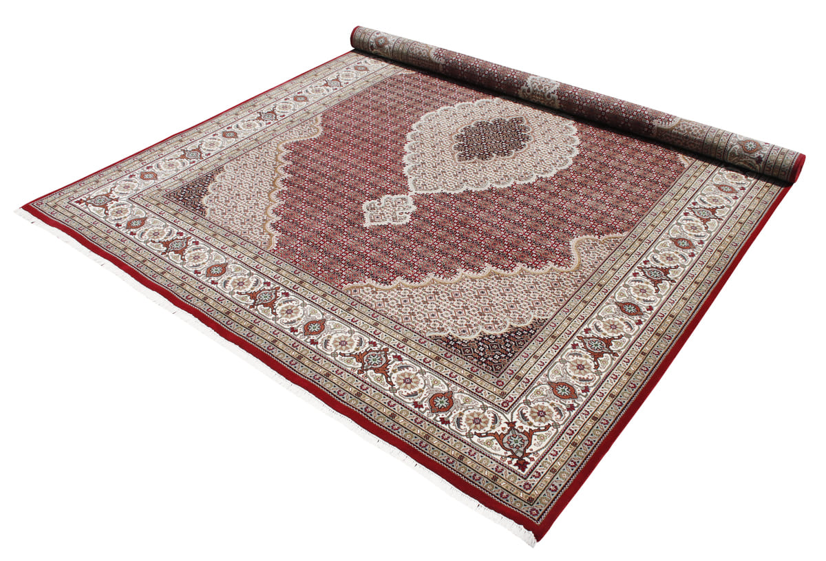 Handknotted Traditional
