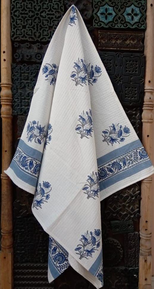 Unisex Multi Printed Bath Towel (white & blue floral design)