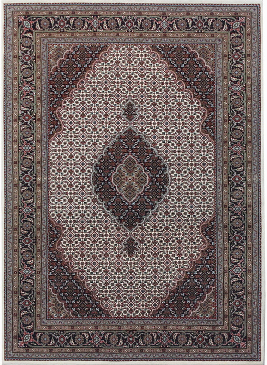 Handknotted Traditional